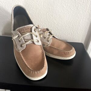 Sperry topsiders